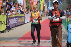 BIB: 40178
                            <button type="button" onclick="openModal(8251138)" class="btn btn-primary btn-sm float-right btn-popup" data-toggle="modal" data-target=".modal-high-quality">
                        <i class="fas fa-shopping-cart"></i> Add to Cart
                    </button>
                                            <button type="button" onclick="isThisMe(8251138, true)" class="btn btn-success btn-sm float-right btn-popup btn-isme hidden" data-toggle="tooltip" data-placement="bottom" title="นี่คือรูปของคุณใช่ไหม คลิกที่นี่เพื่อเอาเข้าอัลบั้ม">
                        <i class="fas fa-plus"></i> Add to album
                    </button>
                    <button type="button" onclick="isThisMe(8251138, false)" class="btn btn-warning btn-sm float-right btn-popup btn-isnotme hidden">
                        <i class="fas fa-ban"></i> Remove from album
                    </button>